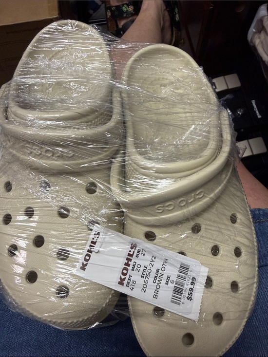 CROCS Shoes - CROCS Classic Clog in Cream